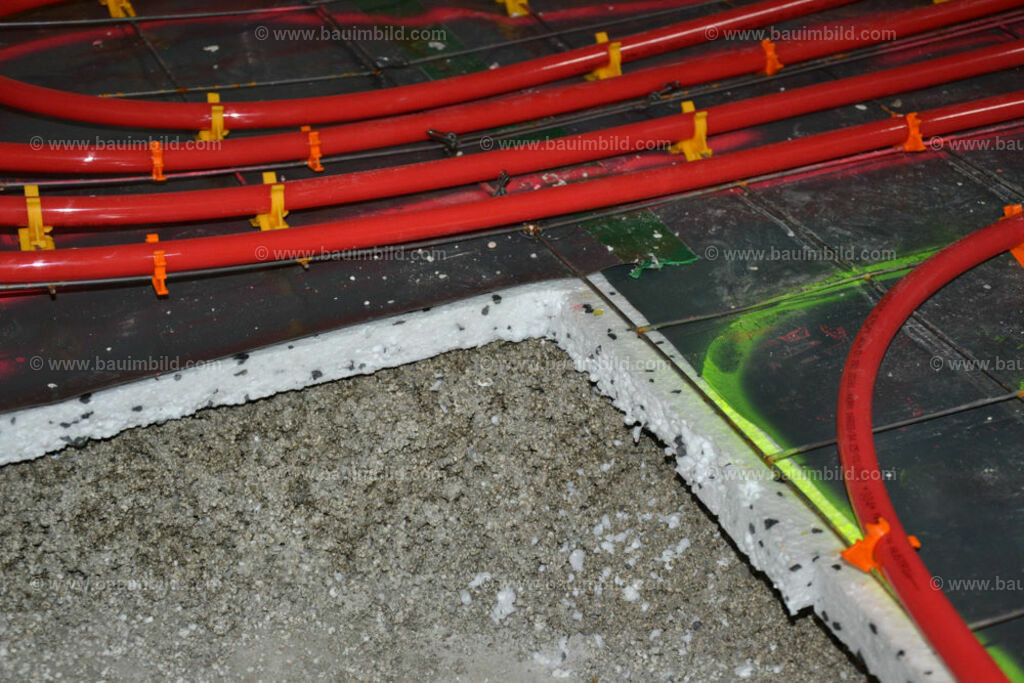 bib-lg19-fussbodenaufbau-0140 | Nach LV-Leistungsgruppen sortierte Detailfotos über den Bau eines Hauses. Alle Hausbau-Bilder direkt vom Urheber und Autor der Website Haus-Selber-Bauen.com