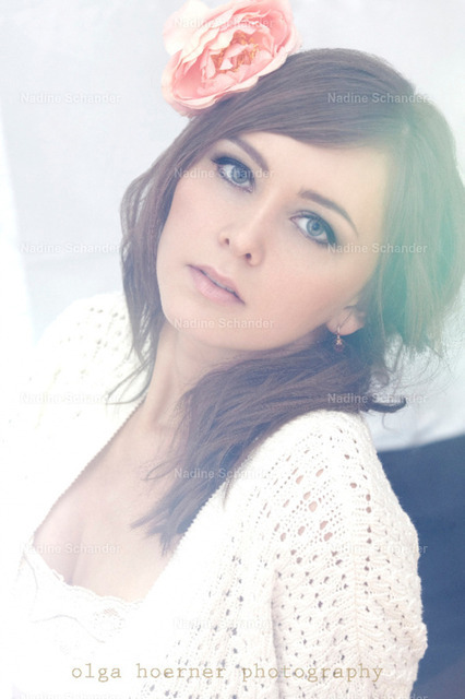 1 | Nadine Schander – Selbstständige Fotografin & professionelle Visagistin Raum Hohenlohe, Öhringen/ Bretzfeld und Neuenstadt ... Spezialisiert auf individuelle Make-up-Looks und hochwertige Fotografie. Business,- Portrait,- Beautyfotografie..