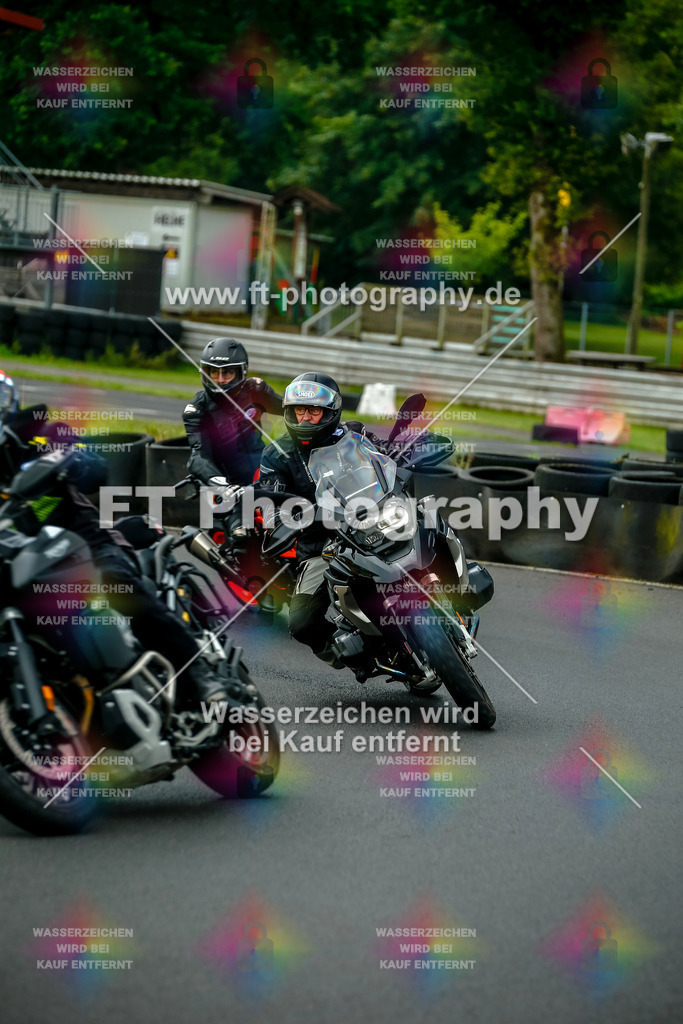 VBK-3960 | Hier findet Ihr Bilder von Touristenfahrten auf der Nürburgring Nordschleife oder von anderen Veranstaltungen die ich besucht habe. Viel Spass beim Durch Schauen 