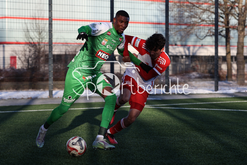 FC Bayern Amateure - SC Austria Lustenau | Kennedy BOATENG (SCA #3) im Duell mit Younes AITAMER (FCB #17) / Zweikampf