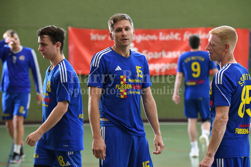 SSG Metten : TV Altötting | Florian Sedlmeier (Chef-Trainer SSG Metten)  - Realisiert mit Pictrs.com