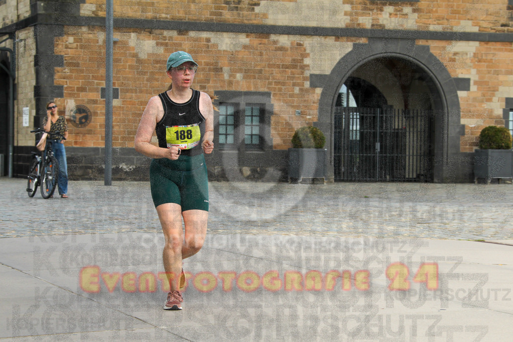 250920_1335_EV4_6185 | Sportfotografie im Rhein-Sieg Kreis, Köln, Bonn, NRW, Rheinland Pfalz, Hessen, etc. Unser Tätigkeitsfeld umfasst den Laufsport vom Volkslauf über den Marathon, Duathlon, Triathon bis zum Ultralauf wie Kölnpfad Ultra oder Schindertrail.