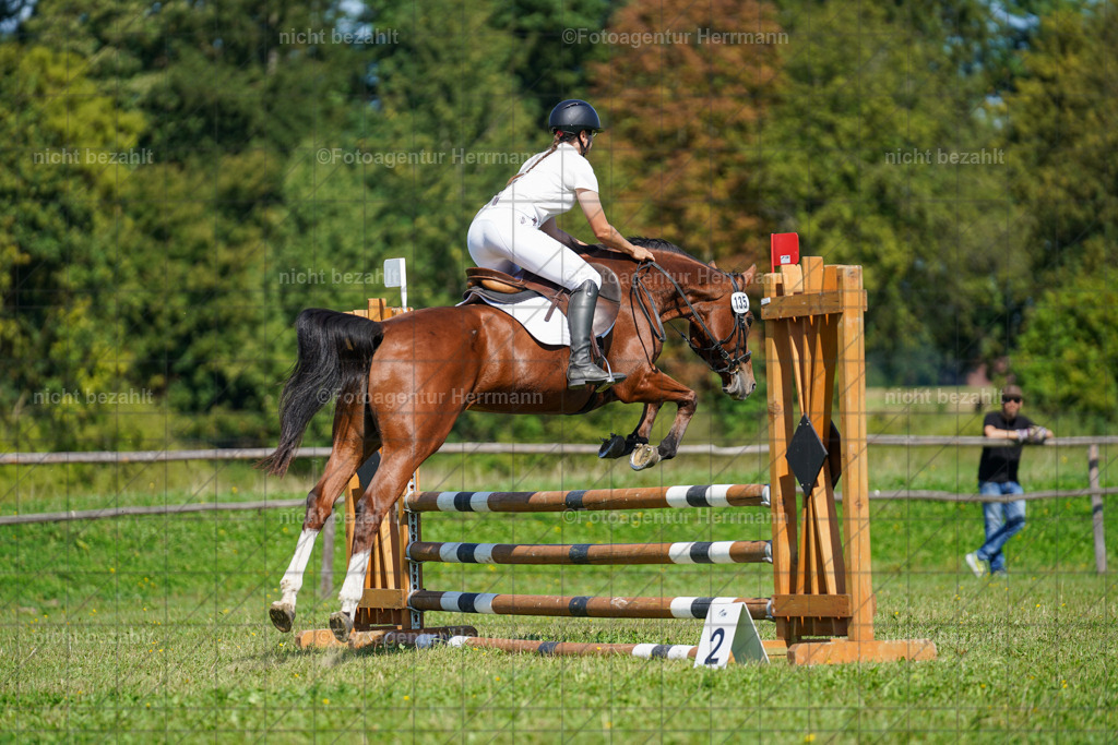 20230917-FAH09451 | Landsberg am Lech, 2023, Kaufbeuren, Kempten, Allgäu, Turnierfotografen Bayern, Fotoagentur Herrmann, Turnierbilder, Reitsport Fotos, Pferdefotograf, Augsburg, Bad Tölz, Dachau, Karlsfeld, Memmingen, Buchloe, Schwabmünchen