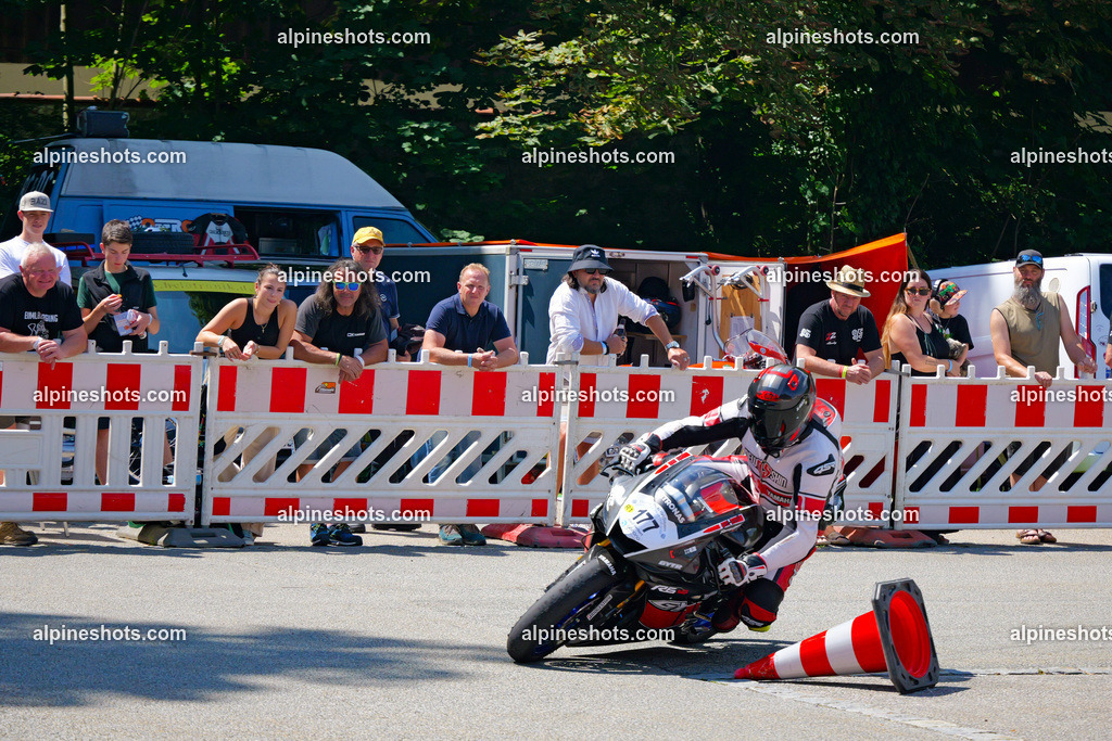 P1036885-2 | Erleben Sie atemberaubende, hochqualitative Fotos Ihrer Fahrt entlang der malerischen Alpenstraßen. Besuchen Sie alpineshots.com, um professionelle Aufnahmen Ihrer unvergesslichen Reise zu finden und zu kaufen - Realisiert mit Pictrs.com