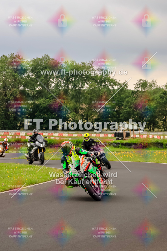 VBK-6988 | Hier findet Ihr Bilder von Touristenfahrten auf der Nürburgring Nordschleife oder von anderen Veranstaltungen die ich besucht habe. Viel Spass beim Durch Schauen 