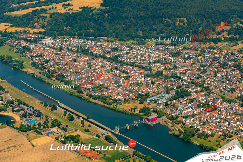 Das Luftbild zeigt :  Kleinwallstadt - Die Luftaufnahme wurde 2023 vom UL-Flugzeug aus erstellt ( keine Drohne ) - Hochauflösende Luftaufnahme - Für grossformatige Ausdrucke geeignet. Die Geschenkidee !Mit Lizenz und Bildrechte bestellbar