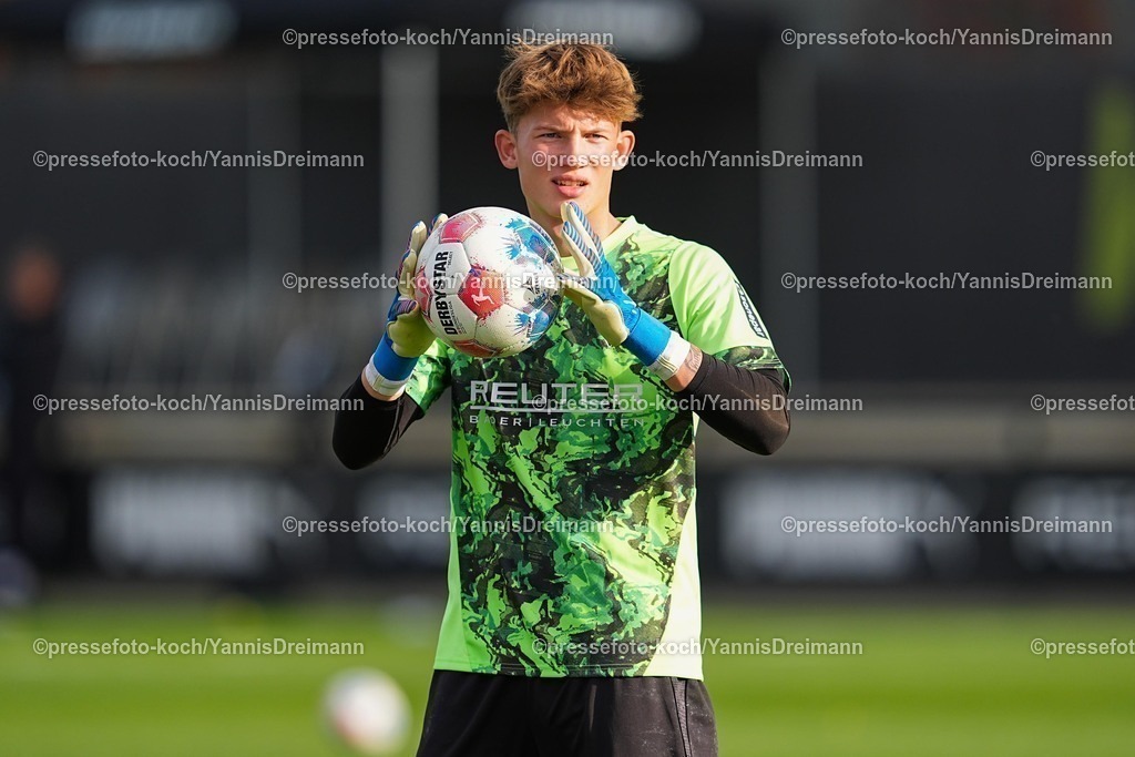 xYDRx13112501064 | 13.11.2025, xydrx, Fußball, Testspiel, Borussia Mönchengladbach - NV Koninklijke Lierse SK, Fohlenplatz am Borussia-Park: Florian Dimmer (Borussia Mönchengladbach #53)