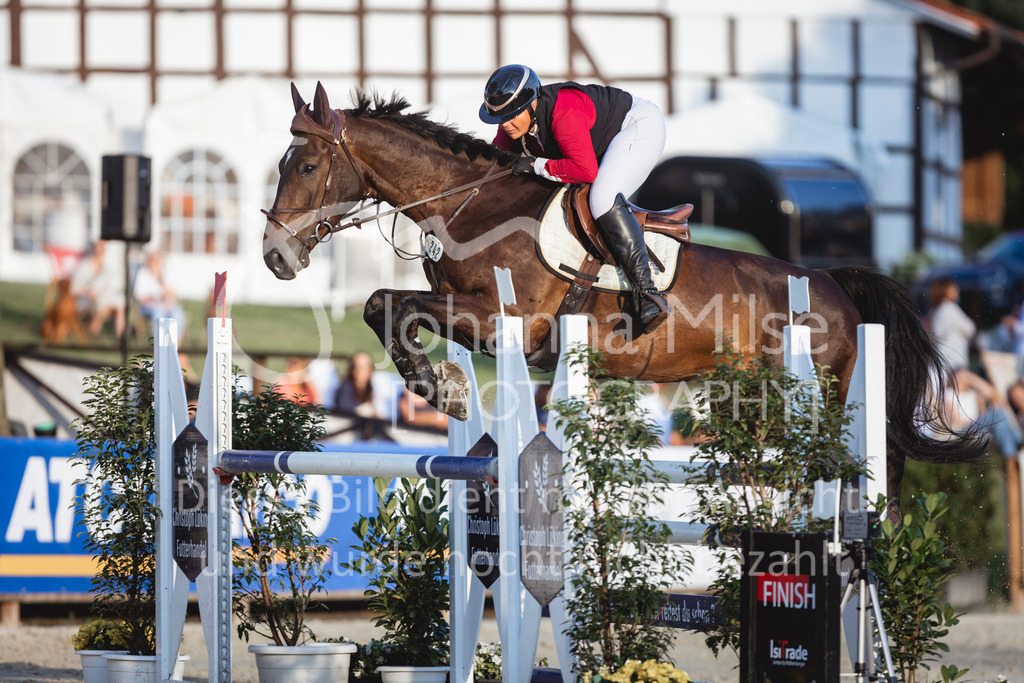 240711_BHO_M1-Spr-1-724 | Deine schönsten Turniermomente als professionelle Fotos! Entdecke hochwertige Pferdesport-Fotografie im Online-Shop. Jetzt Fotos finden & bestellen!