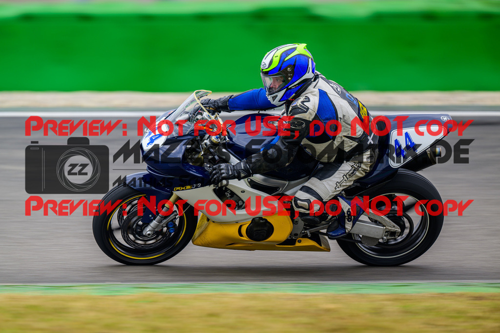 MaZZes_Fotomatrix_20240923_6007705_5340 | Fotograf Mathias Schmid
Sportfotograf,
Eventfotograf,
Hochzeitsfotograf,
Portraitfotograf