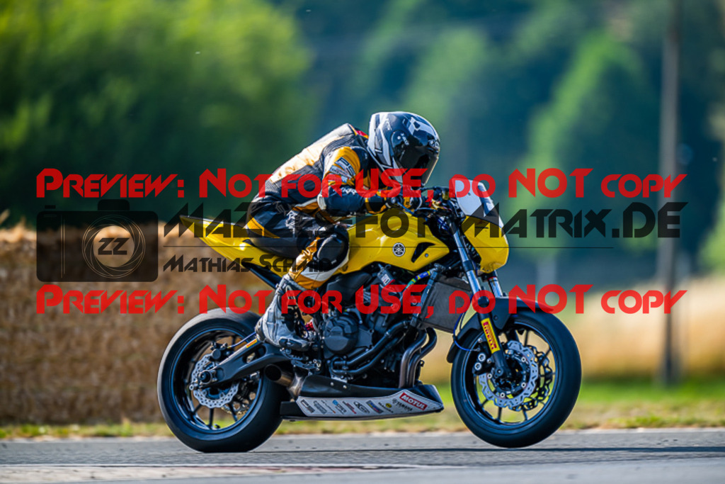 MaZZes_FotoMatrix_220722_9583 | TWIN