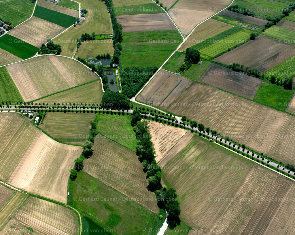 2626238 | KEHL 09.06.2006 Strukturen auf landwirtschaftlichen Feldern  in Kehl im Bundesland Baden-Württemberg, Deutschland // Structures on agricultural fields  in Kehl in the state Baden-Wuerttemberg, Germany Foto: Gerhard Launer