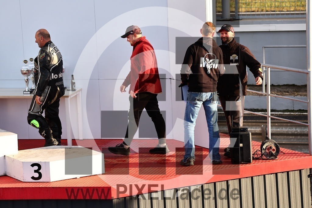 social-20250823_08026 | Schöne Erinnerungen an spannende Momente - das festzuhalten ist unser Job. PIXELrace.de ist seit 2003 auf den Rennstrecken Europas unterwegs um die Action draußen beim Fahren und die wunderbare Stimmung imm Fahrerlager für euch einzufangen.