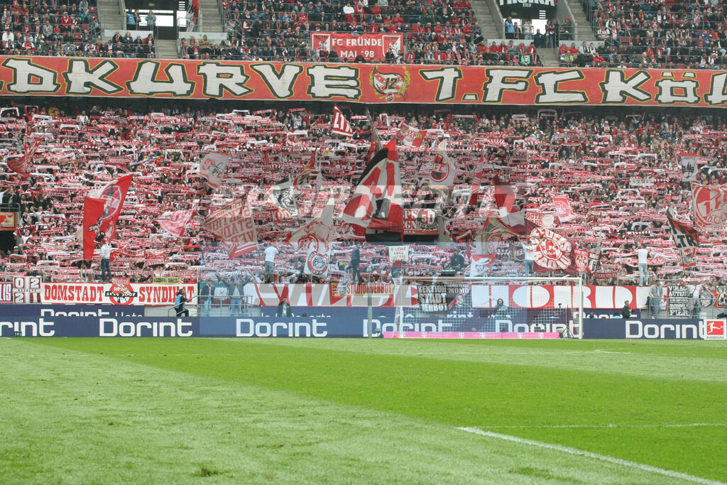 1. FC Köln - SC Freiburg | Südkurve Köln - © Sportfoto-Sale (MK) - Realisiert mit Pictrs.com