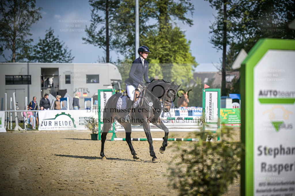 DOS_5111 | Entdecke hochwertige Reitturnierfotos von Foto Oger. Professionell, emotional und authentisch – jetzt Lieblingsmomente im Shop bestellen. - Realisiert mit Pictrs.com