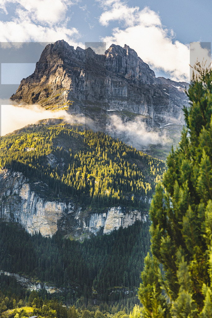 Grindelwald 3 | FI-LO Bildershop – Entdecken Sie beeindruckende Fotografie und inspirierende Videoproduktionen. Tauchen Sie ein in faszinierende Welten und lassen Sie sich von meinen einzigartigen Werken auf eine emotionale Reise mitnehmen. Perfekt für Kunstliebhaber und - Realisiert mit Pictrs.com