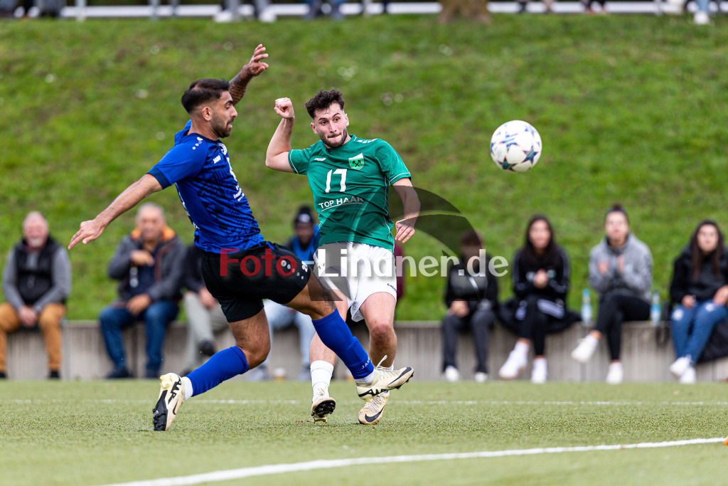 1. FC Penzberg gegen FC Wacker München | Bezirksliga Oberbayern Süd 3, 1. FC Penzberg gegen FC Wacker München, 20241012,Schuss Samir NEZIRI (1. FC Penzberg 17),2024-10-12 in Penzberg (Stadion an der Karl-Wald-Straße), Samir NEZIRI (1. FC Penzberg 17), Marko FILIPOVIC (FC Wacker München 20)Copyright: WolfgangxLindner www.foto-lindner.de