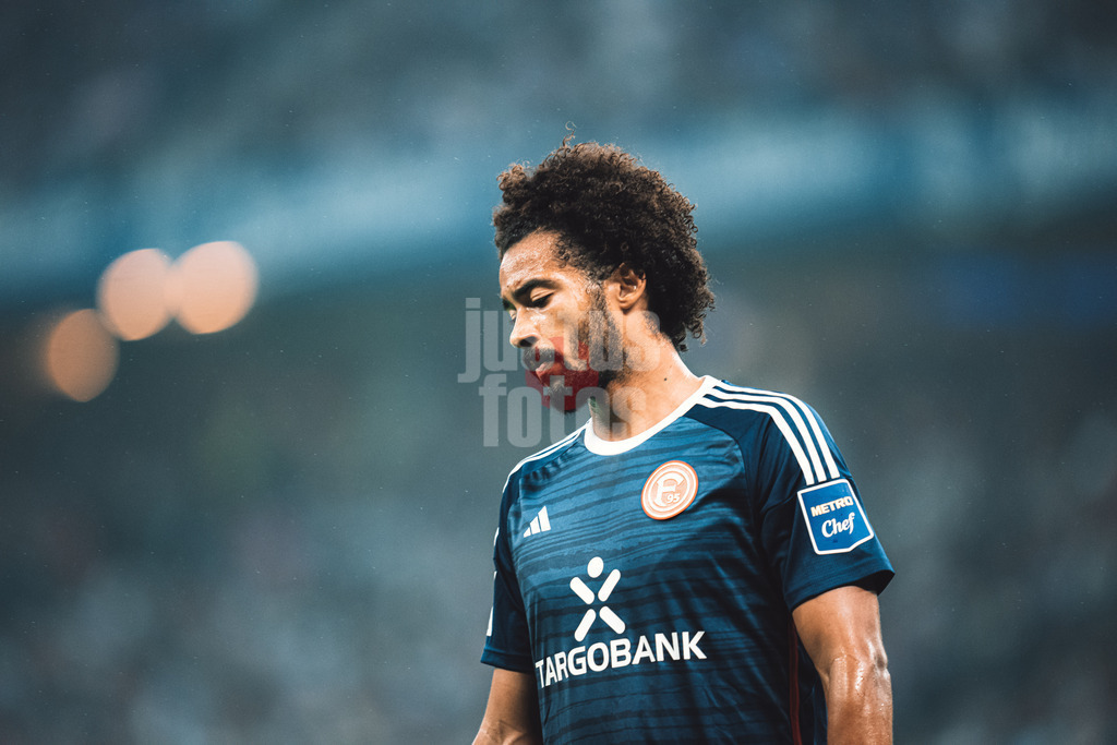 Fußball | Männer | Saison 2023/2024 | 2. Fußball-Bundesliga | Hamburger SV vs. Fortuna Düsseldorf | 29.09.2023 | Emmanuel Iyoha (#19, Fortuna Düsseldorf) Portrait