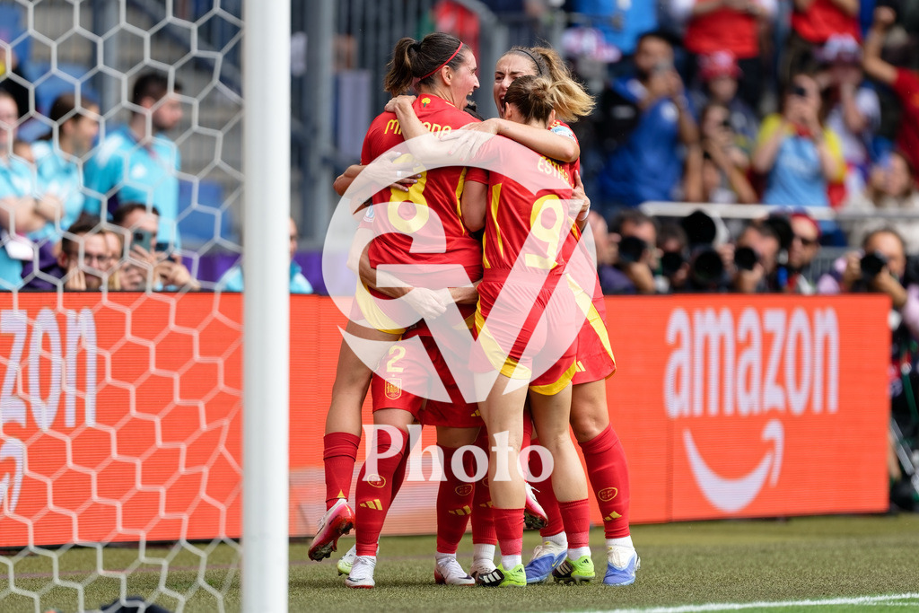 England v Spain - UEFA Women's EURO 2025 Final | BASEL, SWITZERLAND - JULY 27:  Mariona Caldentey of Spain celebrates after scoring her team's first goal with teammates during the UEFA Women's EURO 2025 Final match between England and Spain at St. Jakob-Park on July 27, 2025 in Basel, Switzerland. (Photo by Giuseppe Velletri/Sports Press Photo/Getty Images)