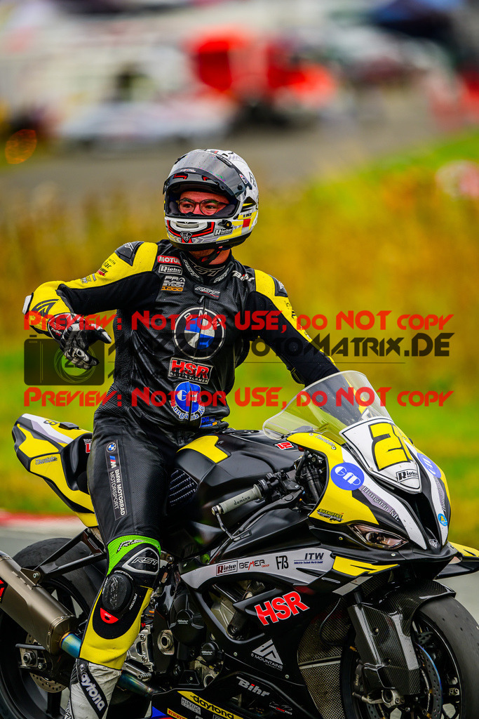 MaZZes_FotoMatrix_240727_6007705_1712 | STK
