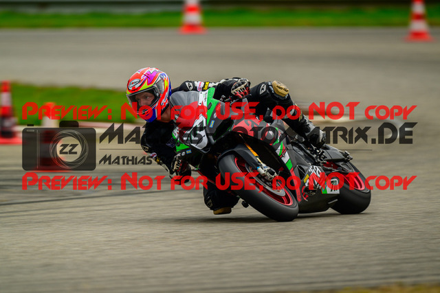 MaZZes_Fotomatrix_20241003_6007705_2471-2 | ROT