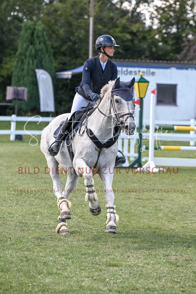 Schugtsche-Düren.2024-09.Springprf.L-78 | Schugtsche Fotografie - Realisiert mit Pictrs.com