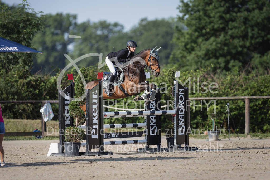 230624_PfSpTa_A2-Spr-146 | Deine schönsten Turniermomente als professionelle Fotos! Entdecke hochwertige Pferdesport-Fotografie im Online-Shop. Jetzt Fotos finden & bestellen!