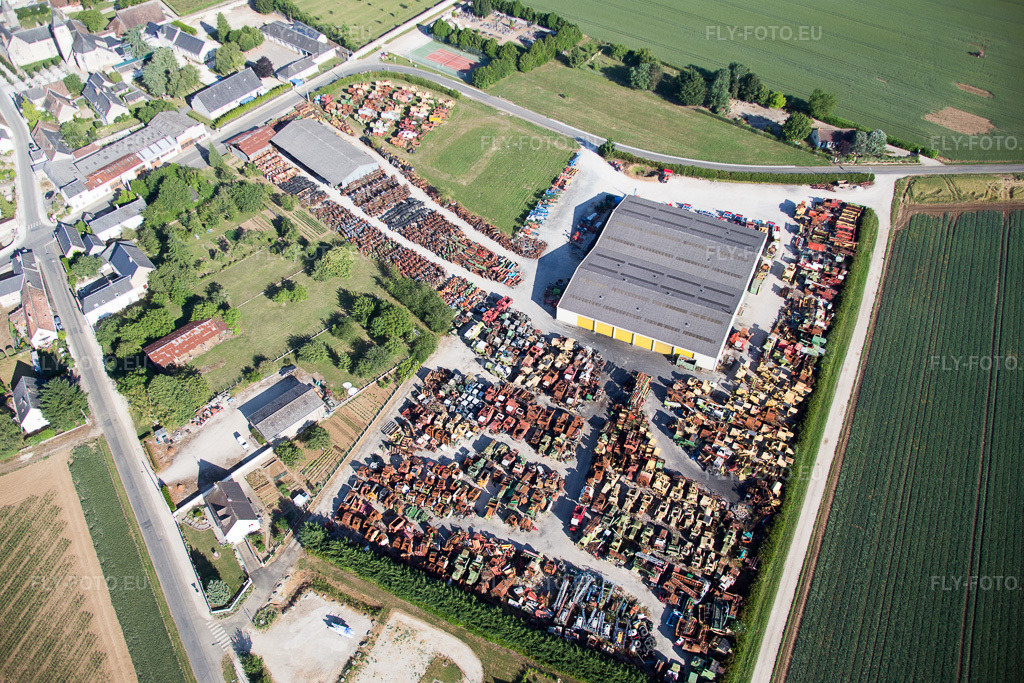 Vue aérienne: Vue de la ville à Talcy dans le département Loir et Cher, France. Photo: IMG_082184.jpg prise le 20/06/2015 par Werner Riehm/FLY-FOTO.eu – Résolution de l'original: 5472 x 3648 px