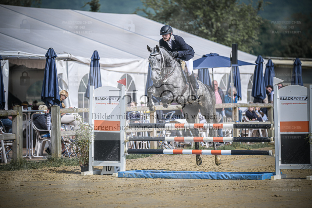 20240511-DOS_3556 | Entdecke hochwertige Reitturnierfotos von Foto Oger. Professionell, emotional und authentisch – jetzt Lieblingsmomente im Shop bestellen. - Realisiert mit Pictrs.com