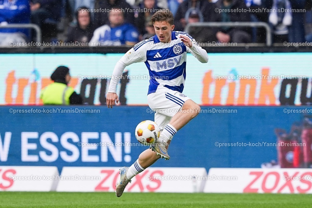 xYDR24052501047 | 24.05.2025, xydrx, Fußball, Finaltag der Amateure, Finale Niederrheinpokal, MSV Duisburg - Rot-Weiss Essen, Schauinsland-Reisen Arena: Patrick Sussek (MSV Duisburg #37)