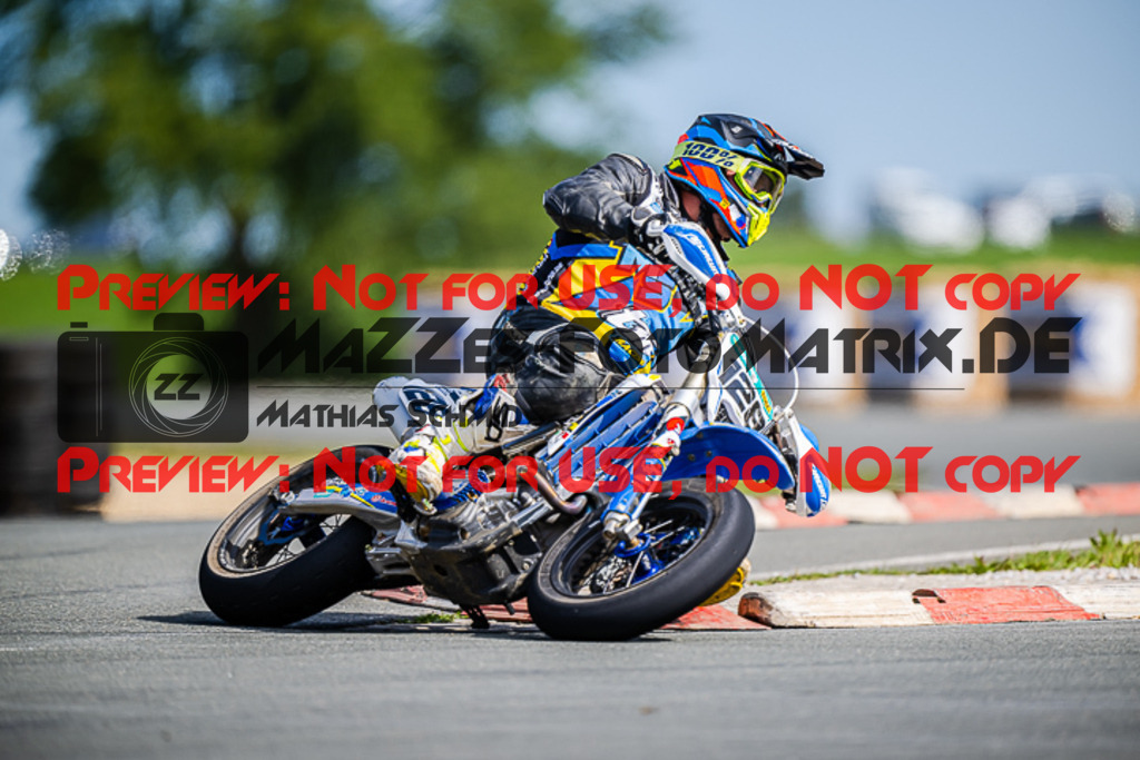 MaZZes_FotoMatrix_220903_3508 | UE40