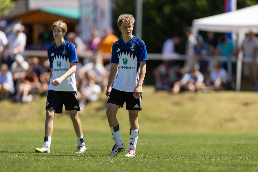 Fußball I Männer I 40. Pfingscup Hollage I 13297 | realhellocedii - Realisiert mit Pictrs.com