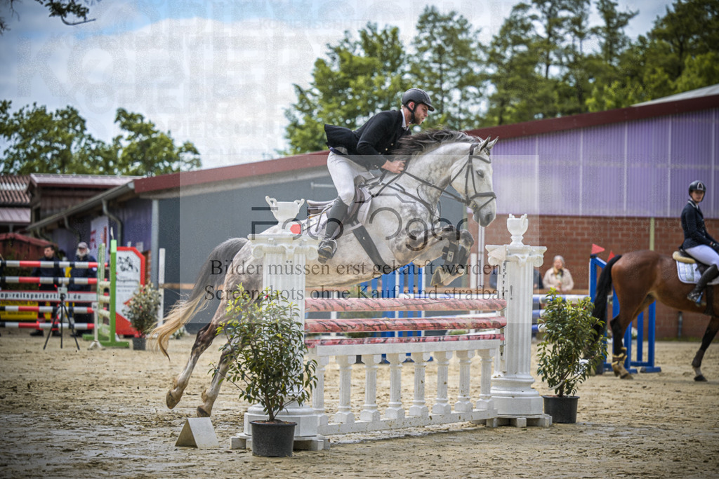 DOS_7241 | Entdecke hochwertige Reitturnierfotos von Foto Oger. Professionell, emotional und authentisch – jetzt Lieblingsmomente im Shop bestellen.Deutschlandweite Turnierfotografie. - Realisiert mit Pictrs.com