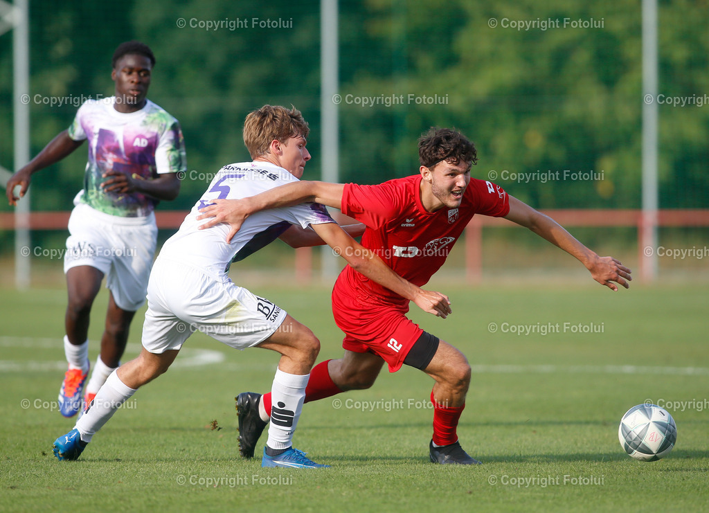 A_LUI_170824_26 2 | SPORT FUSSBALL LL-OST ASKOE OEDT 1B-ADMIRA LINZ 17.08.2024  IM BILD: FINN RUDEL  (OEDT) UND MORITZ GUENTHER (ADMIRA LINZ) FOTO:  FOTOLUI