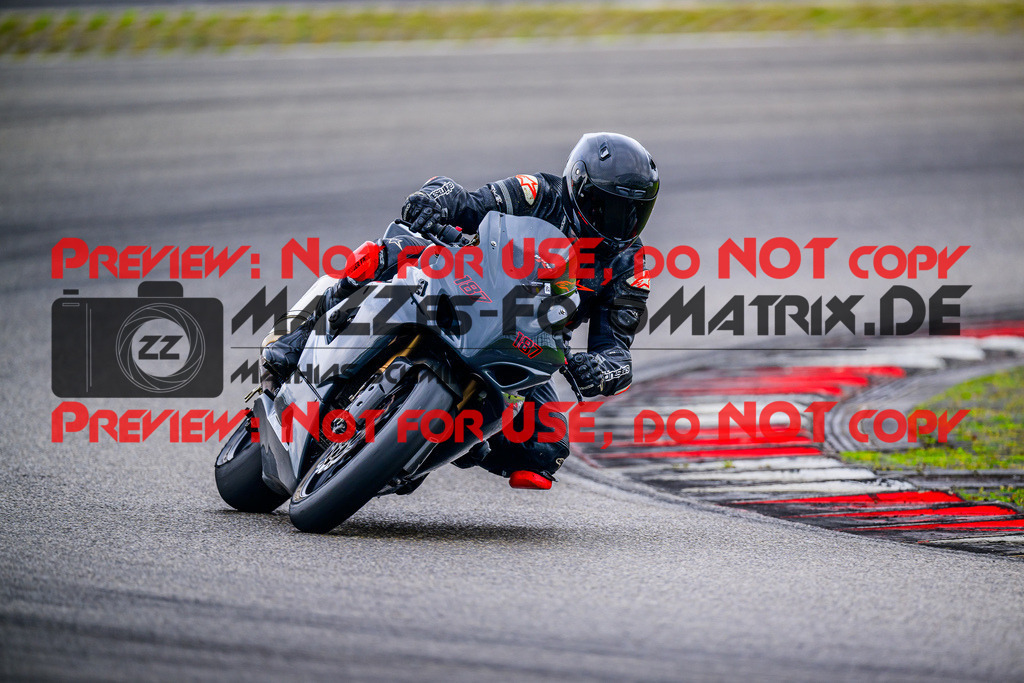 MaZZes_FotoMatrix_240717_6007705_4711 | WEISS