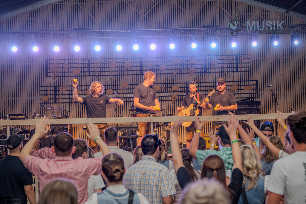 DSC_3445 | "Fussifoto.com – Ihr Ansprechpartner für hochwertige Fotografie! Entdecken Sie kreative Bilder und professionelle Dienstleistungen. Kontaktieren Sie uns für Ihre Projekte!"