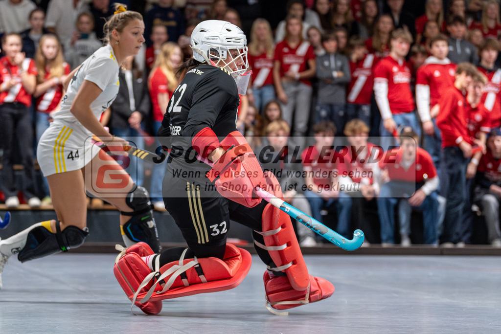 SM_2024-12-20-D85_-577 | 1.Bundesliga Hallenhockey  (W) DCADA - HTHC / 6:5 (3:3)