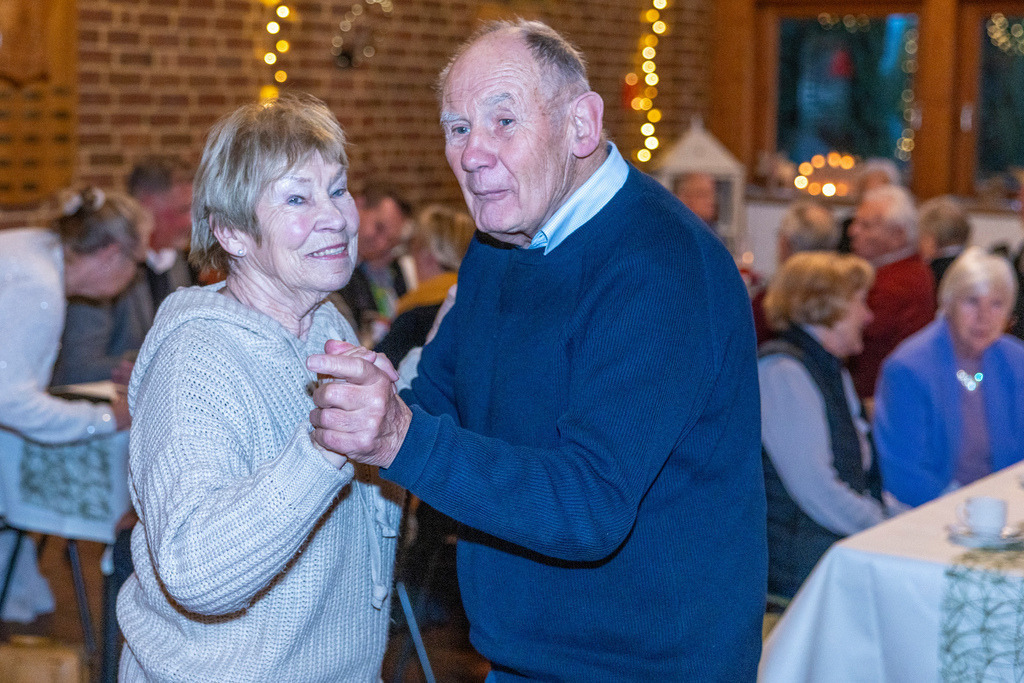 top-top.de 241127-045 | Foto, Video, Fotografie, Videografie, Fotobox, DJ, Discjockey, Musik, Musikbox, Veranstaltung, Photobooth, Amazon, Ebay, Buchtipp, Bestseller, Autor, Verlag, Buch, Wesel, Hamminkeln, NRW, Dinslaken, Rees, Drohne, Hochzeit, Party, Fotobox, Wesel, Fotograf