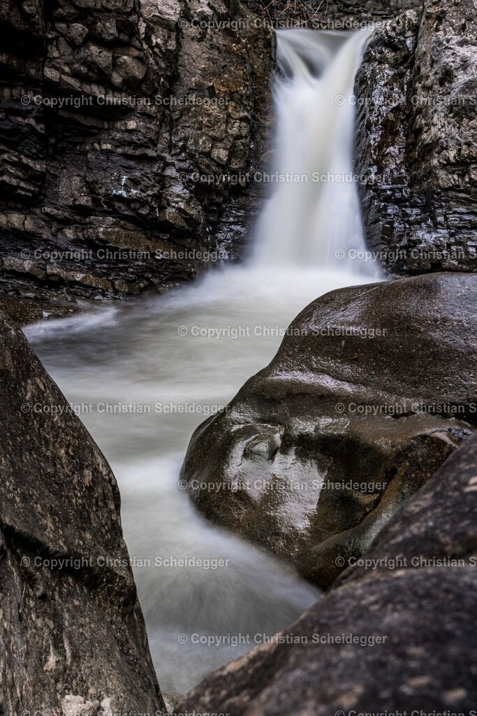 Chessiloch-6404269 | Entdecke hochwertige Fine Art Prints und Fotografien vom professionellen Fotografen aus Luzern. Jedes Motiv wird mit Liebe zum Detail aufgenommen, sorgfältig bearbeitet und in bester Qualität gedruckt – perfekt für Wohnräume, Büros oder als besonderes Ges - Realisiert mit Pictrs.com