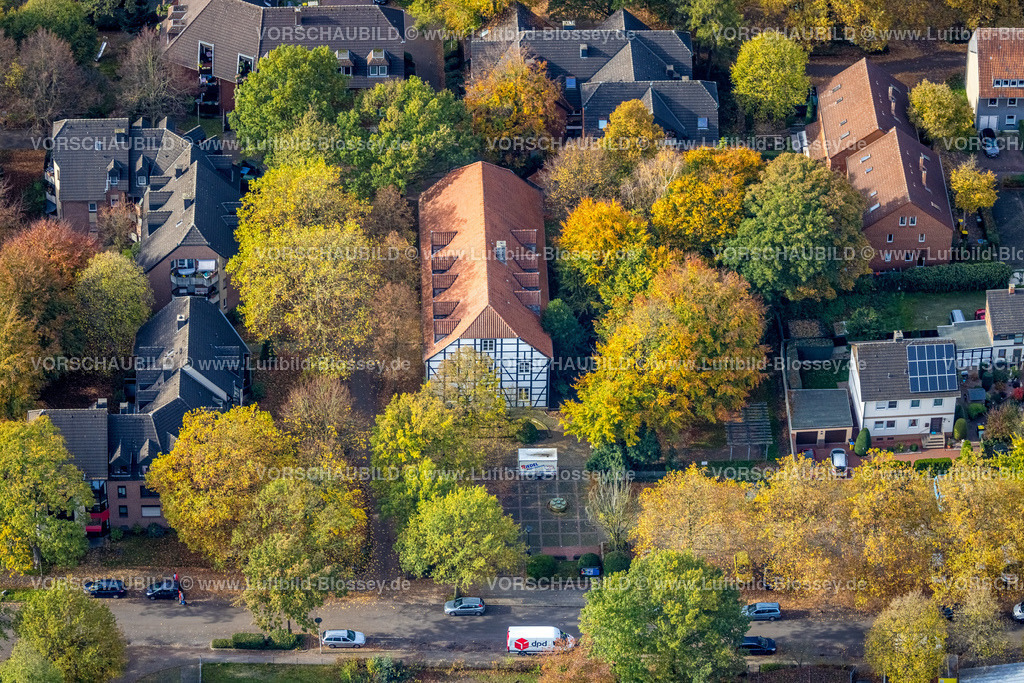 Kamen221012752 | Luftbild, Musikschule Kamen, Fachwerkhaus und Bäume in Herbstfarben, Kamen, Ruhrgebiet, Nordrhein-Westfalen, Deutschland