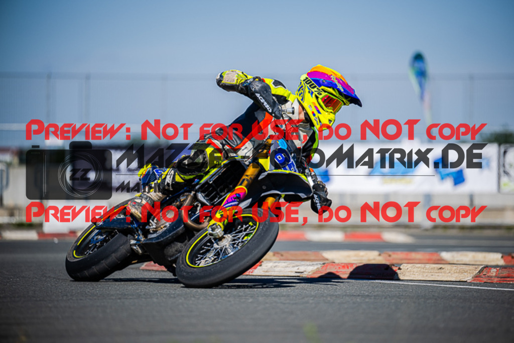 MaZZes_FotoMatrix_220903_1156 | S3