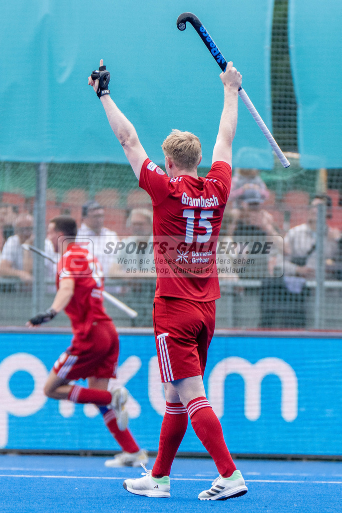 Final4_20250601-1411-HK108584 | Krefeld, Deutschland, 01.06.2025:  Feldhockey Final4 2025 – „Deutsche Feldhockey-Meisterschaften 2025“ Crefelder HTC - Rot-Weiss Köln (Finale Herren) im Gerd-Wellen-Hockeyanlage am 01.06.2025 in Krefeld, Deutschland. (Foto von Kramhöller/Fehrmann/Kaste)Krefeld, Germany, 01.06.2025: Feldhockey Final4 2025 – „Deutsche Feldhockey-Meisterschaften 2025“ Harvestehuder HTC - Düsseldorfer HC (Finale Damen) in Gerd-Wellen-Hockeyanlage at 01.06.2025 in Krefeld, Deutschland. (Foto from Kramhöller/Fehrmann/Kaste)