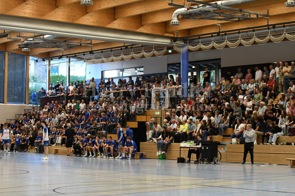 HC Deggendorf : SSG Metten | volles Haus in Deggendorf; Comenius-Halle - Realisiert mit Pictrs.com