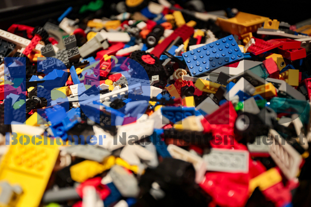  18.11.2023 - 
 | Sebastian Sendlak / Bochumer Nachrichtendienst (BOND) - Bunte Steine Bochum - Realisiert mit Pictrs.com