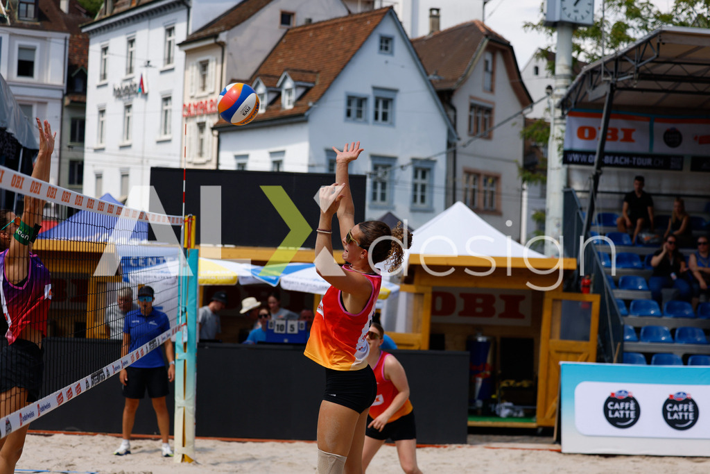Obi BeachTour 2026 - Basel | BASEL, SWITZERLAND - JULY 17: ELIN SHANA KLUSER (SUI) during the Obi BeachTour 2026 match between KLUSER / SCHWAB (SUI) and GERSON / SCHALTEGGER (SUI) at Barfüsserplatz on July 17, 2026 in Basel, Switzerland. - Realisiert mit Pictrs.com