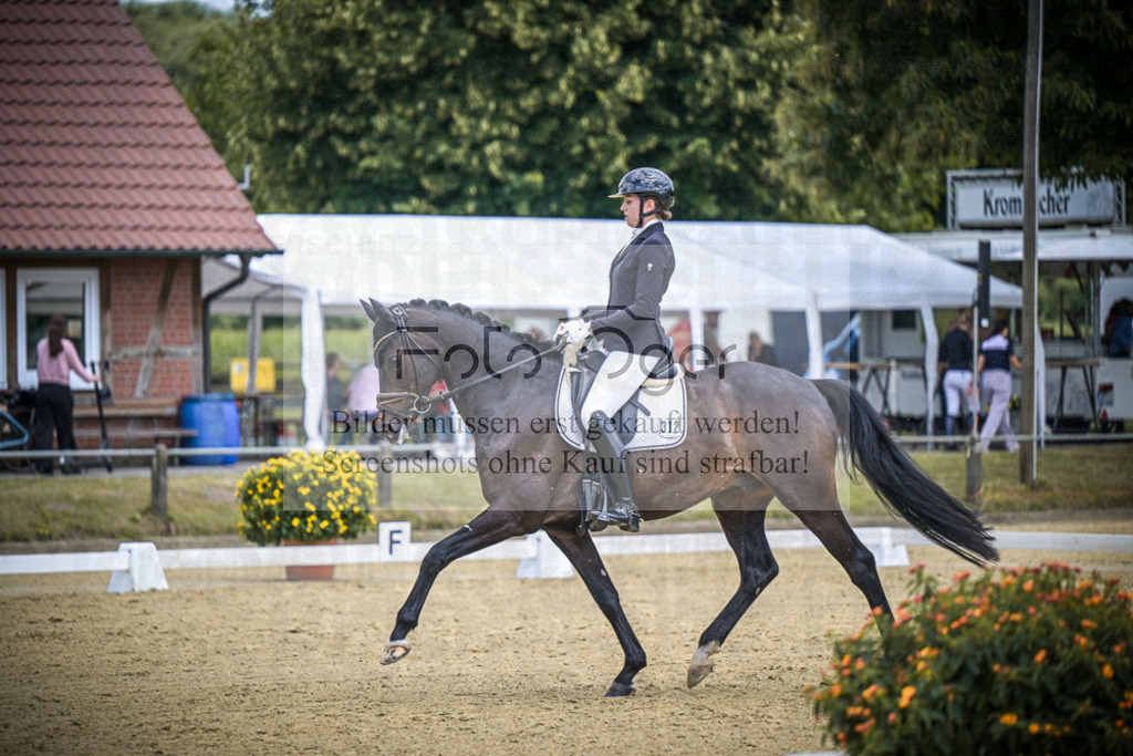 DOS_1675 | Entdecke hochwertige Reitturnierfotos von Foto Oger. Professionell, emotional und authentisch – jetzt Lieblingsmomente im Shop bestellen.Deutschlandweite Turnierfotografie. - Realisiert mit Pictrs.com