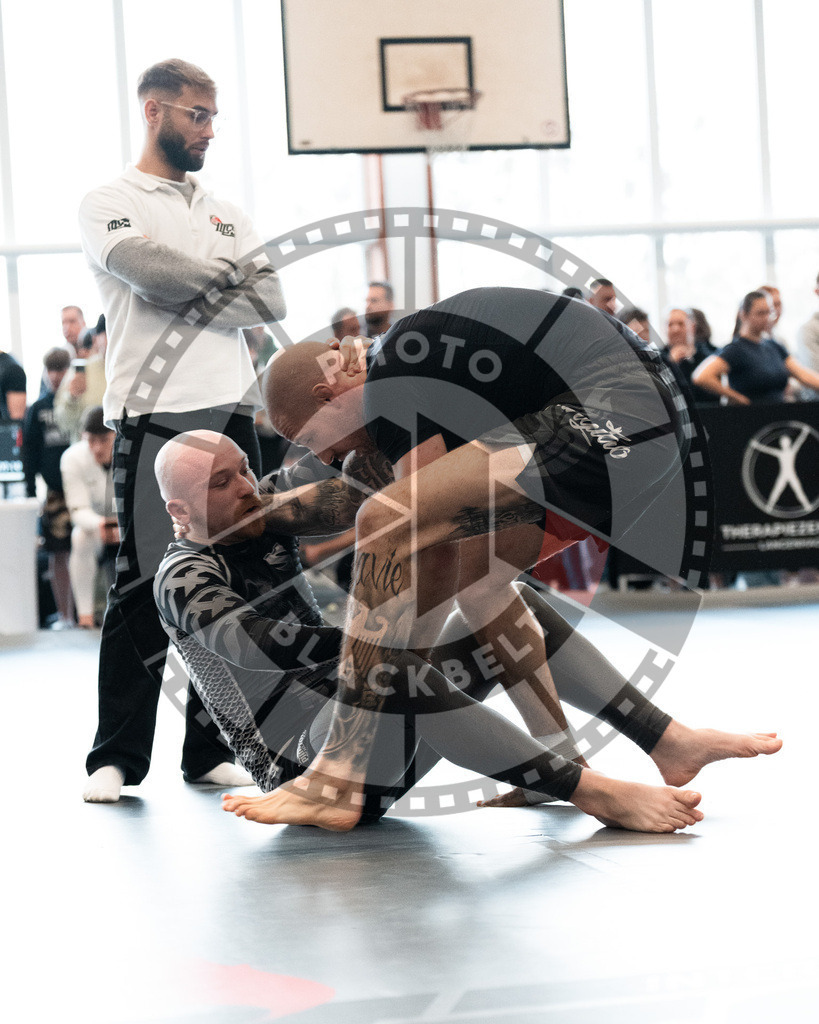 20251129PBB7799 | Fighters compete during the luta livre competition ILLCS XI winter edition on November 29, 2025 in Hannover, Germany.