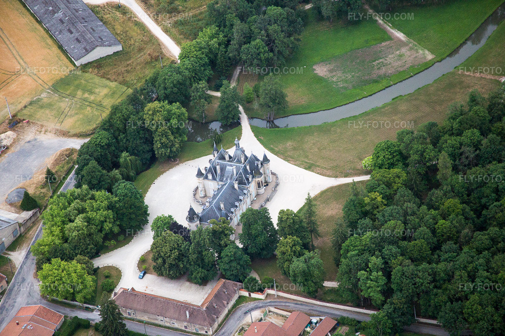 Aerial view: View of the town in Thillombois in the state Meuse, France.Photo: IMG_083365.jpg taken on 07/12/2015 by Werner Riehm/FLY-FOTO.comResolution of the original: 5472 x 3648 px