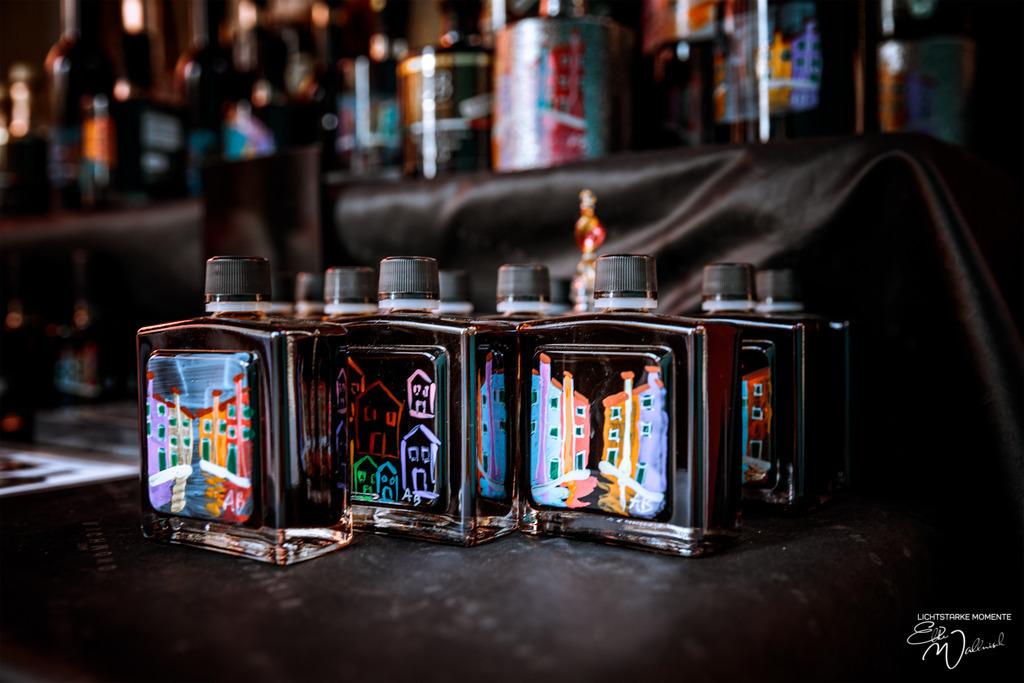 20220310-142656 ITALIEN-Venedig_092-1 Kopie | Herzlich willkommen auf meiner Seite! Ich bin Elke Wallnisch, Deine Fotografin für lichtstarke Momente. Der Name steht für alles, was mich mit der Fotografie verbindet: Das Licht und seine machtvolle Wirkung auf eine Situation oder unsere Stimmung - Realisiert mit Pictrs.com