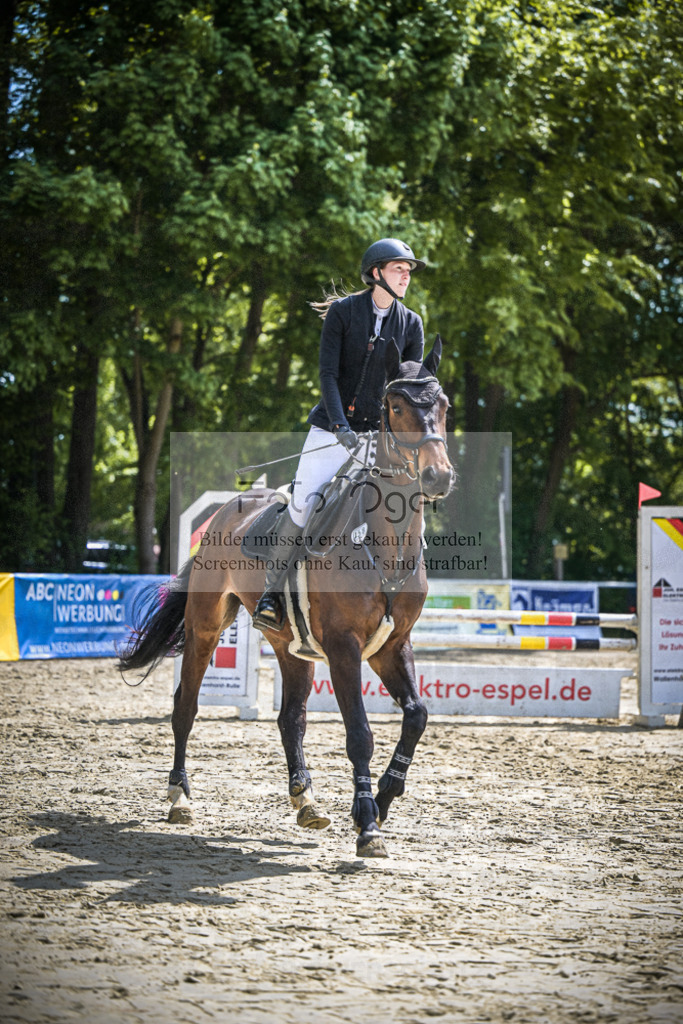 DOS_9976 | Entdecke hochwertige Reitturnierfotos von Foto Oger. Professionell, emotional und authentisch – jetzt Lieblingsmomente im Shop bestellen.Deutschlandweite Turnierfotografie. - Realisiert mit Pictrs.com