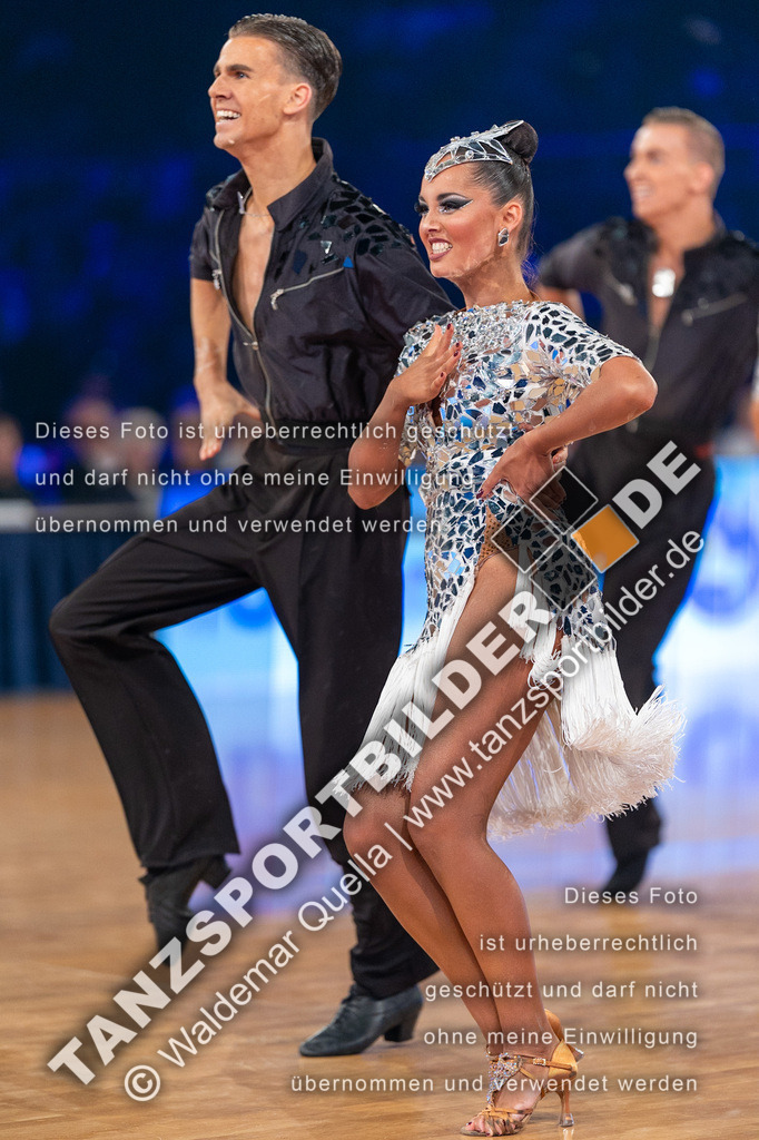 20231111-05708 | Hier finden Sie Tanz Bilder vom Latein und Standard Formationen tanzen. Sportbilder vom Tanzsport. Schöne Fotos und von Weltmeisterschaft, Europameisterschaft, Bundesliga, Regionalliga, Oberliga und Landesliga sowie von GOC Stuttgart, DanceComp, WM Bremen